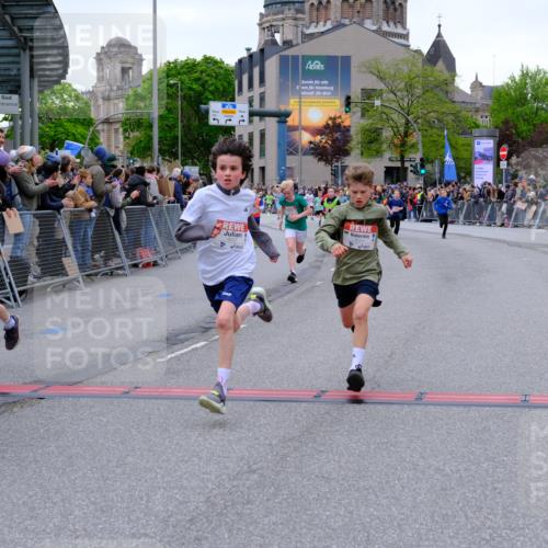 25.04.2026 - Das Zehntel Tim E. http://msf.ph/oto/9574293 25.04.2026 10:50:04 Ziel 5391, 5587, 6059, 6066, 6119, 6349, 6414, 6710, 7257, 7260, 7393, 7582, 7688, 7929, 7951, 8037, 8054 meine-sportfotos.de