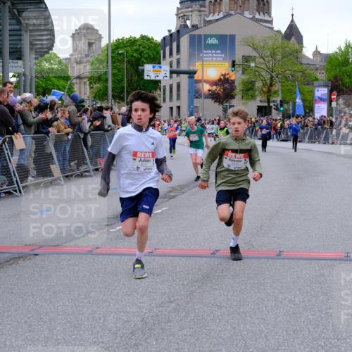 25.04.2026 - Das Zehntel Tim E. http://msf.ph/oto/9574294 25.04.2026 10:50:04 Ziel 5391, 5587, 6059, 6066, 6119, 6349, 6414, 6710, 7257, 7260, 7393, 7582, 7688, 7929, 7951, 8037, 8054 meine-sportfotos.de