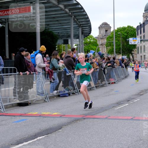 25.04.2026 - Das Zehntel Tim E. http://msf.ph/oto/9574301 25.04.2026 10:50:06 Ziel 5391, 6059, 6066, 6119, 6141, 6414, 6710, 7260, 7393, 7501, 7582, 7688, 7929, 7951, 8037, 8054 meine-sportfotos.de