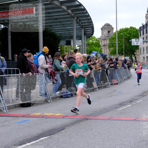 25.04.2026 - Das Zehntel Tim E. http://msf.ph/oto/9574302 25.04.2026 10:50:06 Ziel 5391, 6059, 6066, 6119, 6141, 6414, 6710, 7260, 7393, 7501, 7582, 7688, 7929, 7951, 8037, 8054 meine-sportfotos.de