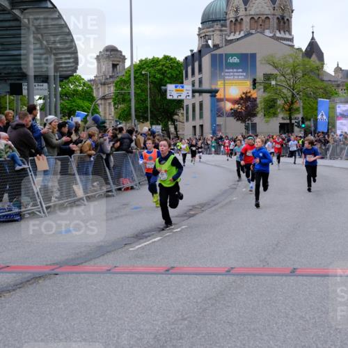 25.04.2026 - Das Zehntel Tim E. http://msf.ph/oto/9574306 25.04.2026 10:50:07 Ziel 5391, 6000, 6059, 6066, 6119, 6141, 6710, 7260, 7393, 7501, 7582, 7929, 7951, 8037, 8054 meine-sportfotos.de