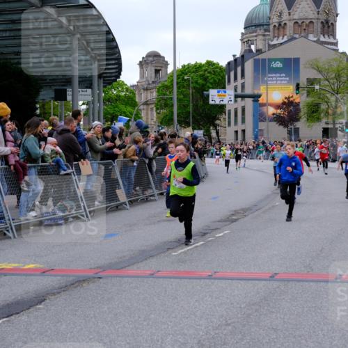 25.04.2026 - Das Zehntel Tim E. http://msf.ph/oto/9574310 25.04.2026 10:50:08 Ziel 5391, 6000, 6059, 6066, 6119, 6141, 6510, 6533, 6710, 7260, 7393, 7501, 7582, 7929, 7951, 8037, 8054 meine-sportfotos.de