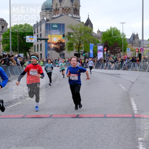 25.04.2026 - Das Zehntel Tim E. http://msf.ph/oto/9574319 25.04.2026 10:50:09 Ziel 5391, 6000, 6059, 6066, 6119, 6141, 6410, 6510, 6533, 6710, 7393, 7501, 7582, 7929, 7951, 8037, 8054 meine-sportfotos.de