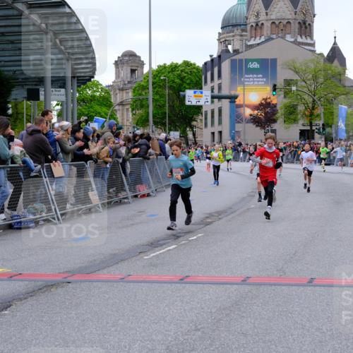 25.04.2026 - Das Zehntel Tim E. http://msf.ph/oto/9574328 25.04.2026 10:50:11 Ziel 5036, 5391, 6000, 6059, 6066, 6119, 6141, 6410, 6510, 6525, 6533, 6555, 7393, 7501, 7582, 7951 meine-sportfotos.de