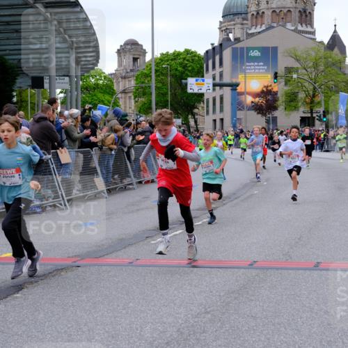 25.04.2026 - Das Zehntel Tim E. http://msf.ph/oto/9574338 25.04.2026 10:50:12 Ziel 5036, 5391, 5482, 6000, 6059, 6066, 6119, 6141, 6410, 6510, 6525, 6533, 6555, 7393, 7501, 7582, 7704, 7951 meine-sportfotos.de