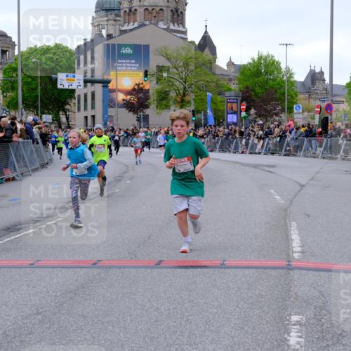 25.04.2026 - Das Zehntel Tim E. http://msf.ph/oto/9574384 25.04.2026 10:50:22 Ziel 5036, 5110, 5287, 5298, 5482, 5736, 6099, 6525, 6555, 6717, 6733, 7331, 7546, 7704, 7928 meine-sportfotos.de