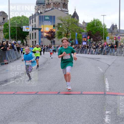 25.04.2026 - Das Zehntel Tim E. http://msf.ph/oto/9574385 25.04.2026 10:50:23 Ziel 5110, 5287, 5298, 5482, 5736, 5869, 5885, 6099, 6496, 6555, 6717, 6733, 6919, 7331, 7546, 7704, 7928 meine-sportfotos.de