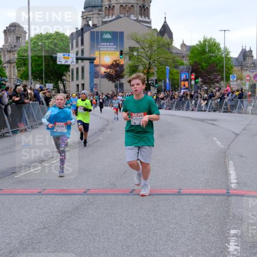 25.04.2026 - Das Zehntel Tim E. http://msf.ph/oto/9574387 25.04.2026 10:50:23 Ziel 5110, 5287, 5298, 5482, 5736, 5869, 5885, 6099, 6496, 6555, 6717, 6733, 6919, 7331, 7546, 7704, 7928 meine-sportfotos.de