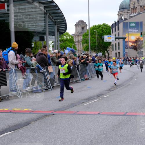 25.04.2026 - Das Zehntel Tim E. http://msf.ph/oto/9574402 25.04.2026 10:50:26 Ziel 5110, 5287, 5298, 5422, 5457, 5458, 5736, 5743, 5811, 5869, 5885, 6099, 6496, 6717, 6733, 6919, 7104, 7198, 7199, 7201, 7546, 7725, 7928 meine-sportfotos.de