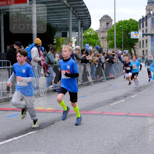25.04.2026 - Das Zehntel Tim E. http://msf.ph/oto/9574498 25.04.2026 10:50:41 Ziel 5273, 5276, 5281, 5481, 5566, 5572, 5580, 5752, 5834, 5924, 6039, 6151, 6336, 6343, 6353, 6508, 6890, 6907, 6910, 6993, 7337 meine-sportfotos.de