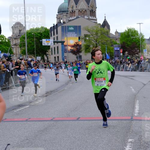 25.04.2026 - Das Zehntel Tim E. http://msf.ph/oto/9574558 25.04.2026 10:50:55 Ziel 5414, 5435, 6040, 6052, 6117, 6208, 6420, 6425, 6531, 6966, 6967, 7145, 7325, 7914, 7935, 7953, 8060, 8061 meine-sportfotos.de