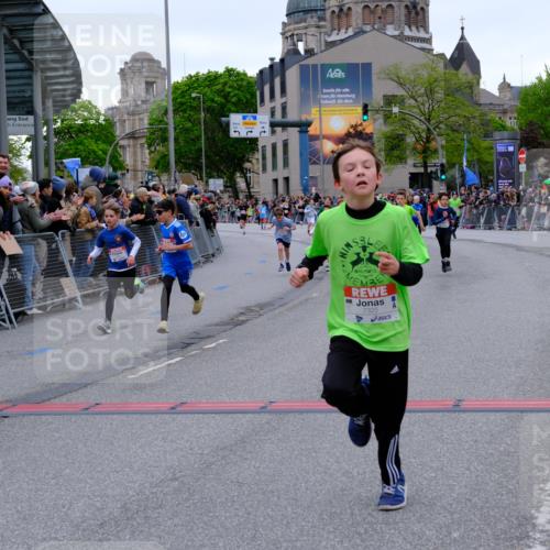 25.04.2026 - Das Zehntel Tim E. http://msf.ph/oto/9574561 25.04.2026 10:50:55 Ziel 5414, 5435, 6040, 6052, 6117, 6208, 6420, 6425, 6531, 6966, 6967, 7145, 7325, 7914, 7935, 7953, 8060, 8061 meine-sportfotos.de