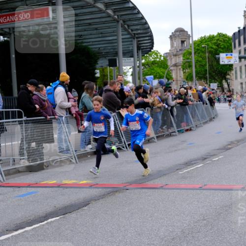 25.04.2026 - Das Zehntel Tim E. http://msf.ph/oto/9574563 25.04.2026 10:50:56 Ziel 5414, 5435, 6040, 6052, 6117, 6208, 6420, 6425, 6531, 6966, 6967, 7145, 7325, 7914, 7935, 7953, 8060, 8061 meine-sportfotos.de