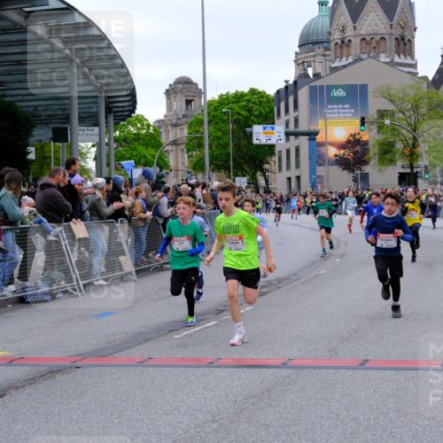 25.04.2026 - Das Zehntel Tim E. http://msf.ph/oto/9574573 25.04.2026 10:50:58 Ziel 5414, 5435, 6040, 6052, 6117, 6208, 6342, 6420, 6425, 6531, 7145, 7154, 7325, 7914, 7935, 7953, 8060, 8061 meine-sportfotos.de