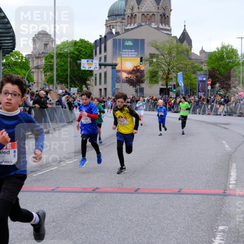 25.04.2026 - Das Zehntel Tim E. http://msf.ph/oto/9574584 25.04.2026 10:51:00 Ziel 5414, 5435, 6208, 6342, 6420, 6425, 6531, 6764, 7145, 7154, 7325, 7585, 7914, 8060, 8061 meine-sportfotos.de