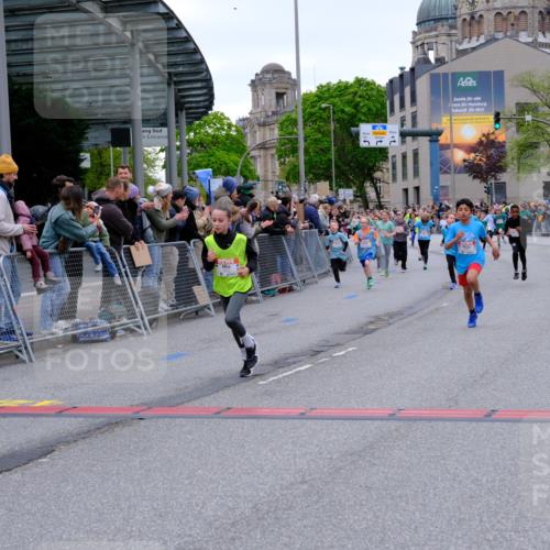 25.04.2026 - Das Zehntel Tim E. http://msf.ph/oto/9574638 25.04.2026 10:51:12 Ziel 5500, 5517, 5518, 5586, 5753, 5761, 6020, 6055, 6068, 6077, 6083, 6097, 6124, 6156, 6712, 6721, 6764, 6917, 6936, 6942, 6951, 6957, 7182, 7545, 7857, 7880, 7913, 7952, 7973 meine-sportfotos.de