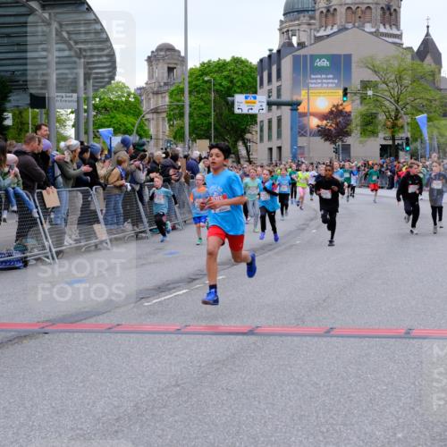 25.04.2026 - Das Zehntel Tim E. http://msf.ph/oto/9574643 25.04.2026 10:51:13 Ziel 5120, 5415, 5500, 5517, 5518, 5586, 5753, 5761, 6020, 6055, 6068, 6077, 6083, 6097, 6124, 6156, 6687, 6712, 6721, 6917, 6936, 6942, 6951, 6957, 7182, 7545, 7857, 7880, 7910, 7913, 7952, 7973 meine-sportfotos.de