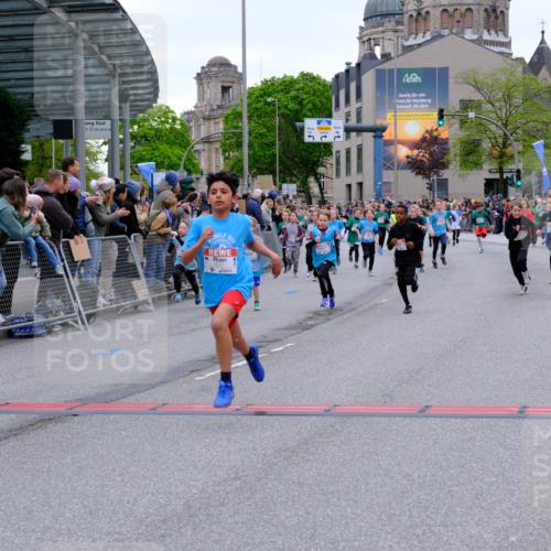 25.04.2026 - Das Zehntel Tim E. http://msf.ph/oto/9574646 25.04.2026 10:51:13 Ziel 5120, 5415, 5500, 5517, 5518, 5586, 5753, 5761, 6020, 6055, 6068, 6077, 6083, 6097, 6124, 6156, 6687, 6712, 6721, 6917, 6936, 6942, 6951, 6957, 7182, 7545, 7857, 7880, 7910, 7913, 7952, 7973 meine-sportfotos.de
