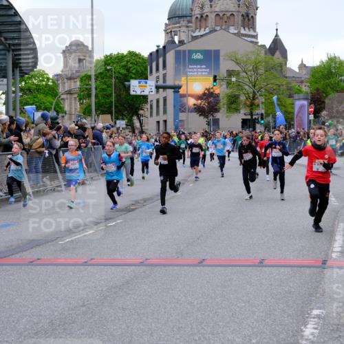 25.04.2026 - Das Zehntel Tim E. http://msf.ph/oto/9574648 25.04.2026 10:51:14 Ziel 5120, 5415, 5500, 5517, 5518, 5550, 5586, 5753, 5761, 6020, 6055, 6068, 6077, 6083, 6097, 6124, 6156, 6687, 6712, 6721, 6917, 6936, 6942, 6951, 6957, 7182, 7545, 7857, 7880, 7910, 7911, 7913, 7952, 7973 meine-sportfotos.de