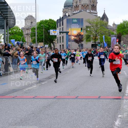 25.04.2026 - Das Zehntel Tim E. http://msf.ph/oto/9574651 25.04.2026 10:51:14 Ziel 5120, 5415, 5500, 5517, 5518, 5550, 5586, 5753, 5761, 6020, 6055, 6068, 6077, 6083, 6097, 6124, 6156, 6687, 6712, 6721, 6917, 6936, 6942, 6951, 6957, 7182, 7545, 7857, 7880, 7910, 7911, 7913, 7952, 7973 meine-sportfotos.de