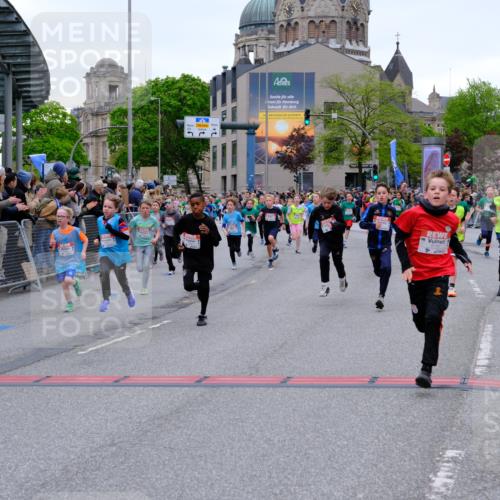 25.04.2026 - Das Zehntel Tim E. http://msf.ph/oto/9574652 25.04.2026 10:51:14 Ziel 5120, 5415, 5500, 5517, 5518, 5550, 5586, 5753, 5761, 6020, 6055, 6068, 6077, 6083, 6097, 6124, 6156, 6687, 6712, 6721, 6917, 6936, 6942, 6951, 6957, 7182, 7545, 7857, 7880, 7910, 7911, 7913, 7952, 7973 meine-sportfotos.de