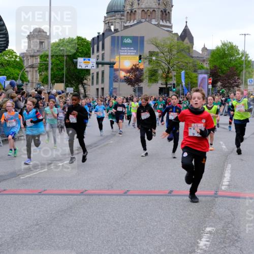 25.04.2026 - Das Zehntel Tim E. http://msf.ph/oto/9574653 25.04.2026 10:51:14 Ziel 5120, 5415, 5500, 5517, 5518, 5550, 5586, 5753, 5761, 6020, 6055, 6068, 6077, 6083, 6097, 6124, 6156, 6687, 6712, 6721, 6917, 6936, 6942, 6951, 6957, 7182, 7545, 7857, 7880, 7910, 7911, 7913, 7952, 7973 meine-sportfotos.de