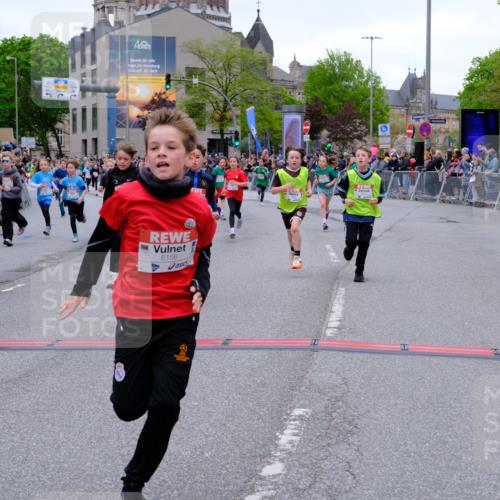 25.04.2026 - Das Zehntel Tim E. http://msf.ph/oto/9574654 25.04.2026 10:51:15 Ziel 5120, 5415, 5500, 5517, 5518, 5550, 5586, 5753, 5761, 6020, 6055, 6068, 6077, 6083, 6097, 6124, 6156, 6687, 6712, 6721, 6917, 6936, 6942, 6951, 6957, 7182, 7545, 7857, 7880, 7910, 7911, 7913, 7952, 7973 meine-sportfotos.de