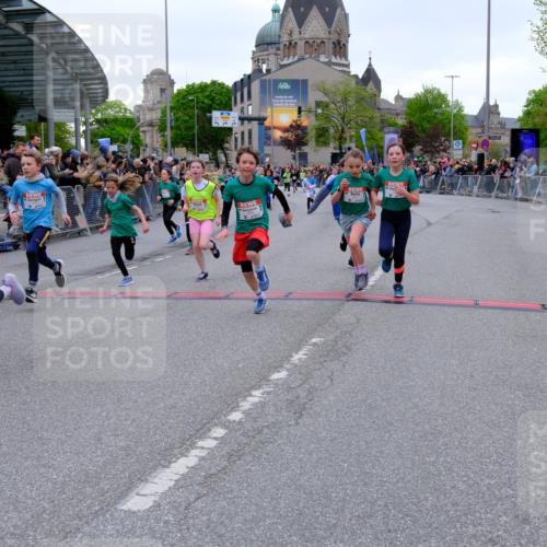 25.04.2026 - Das Zehntel Tim E. http://msf.ph/oto/9574657 25.04.2026 10:51:18 Ziel 5120, 5415, 5518, 5550, 5753, 5761, 6055, 6068, 6077, 6083, 6097, 6124, 6156, 6350, 6687, 6712, 6721, 6917, 6936, 6942, 6951, 6957, 7182, 7321, 7545, 7723, 7729, 7857, 7880, 7910, 7911, 7913, 7952, 7973, 8023, 8039 meine-sportfotos.de