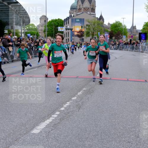 25.04.2026 - Das Zehntel Tim E. http://msf.ph/oto/9574659 25.04.2026 10:51:18 Ziel 5120, 5415, 5518, 5550, 5753, 5761, 6055, 6068, 6077, 6083, 6097, 6124, 6156, 6350, 6687, 6712, 6721, 6917, 6936, 6942, 6951, 6957, 7182, 7321, 7545, 7723, 7729, 7857, 7880, 7910, 7911, 7913, 7952, 7973, 8023, 8039 meine-sportfotos.de