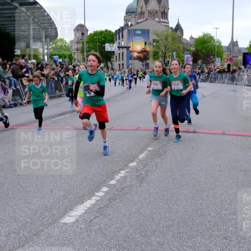 25.04.2026 - Das Zehntel Tim E. http://msf.ph/oto/9574660 25.04.2026 10:51:18 Ziel 5120, 5415, 5518, 5550, 5753, 5761, 6055, 6068, 6077, 6083, 6097, 6124, 6156, 6350, 6687, 6712, 6721, 6917, 6936, 6942, 6951, 6957, 7182, 7321, 7545, 7723, 7729, 7857, 7880, 7910, 7911, 7913, 7952, 7973, 8023, 8039 meine-sportfotos.de