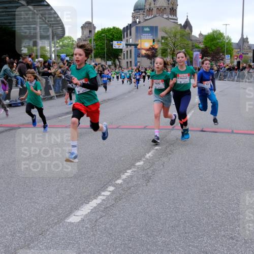 25.04.2026 - Das Zehntel Tim E. http://msf.ph/oto/9574661 25.04.2026 10:51:19 Ziel 5120, 5415, 5518, 5550, 5688, 5753, 5761, 6068, 6077, 6083, 6097, 6124, 6156, 6350, 6687, 6712, 6721, 6908, 6917, 6936, 6942, 6951, 6957, 7158, 7182, 7321, 7545, 7723, 7729, 7857, 7880, 7900, 7910, 7911, 7913, 7952, 7973, 8023, 8039 meine-sportfotos.de