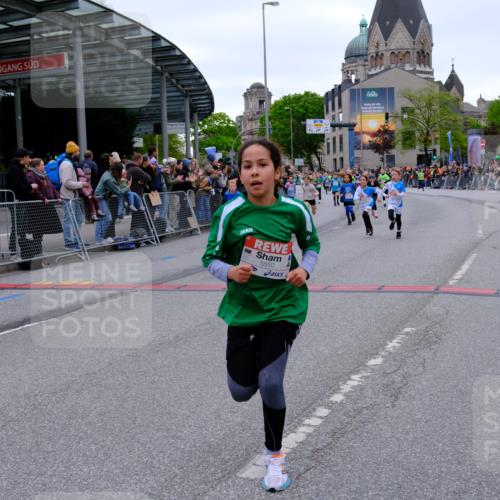 25.04.2026 - Das Zehntel Tim E. http://msf.ph/oto/9574666 25.04.2026 10:51:20 Ziel 5120, 5415, 5518, 5550, 5688, 5753, 5761, 6068, 6077, 6083, 6097, 6124, 6156, 6350, 6687, 6712, 6721, 6908, 6917, 6936, 6942, 6951, 7158, 7182, 7321, 7545, 7723, 7729, 7857, 7880, 7900, 7910, 7911, 7913, 7952, 7973, 8023, 8039 meine-sportfotos.de