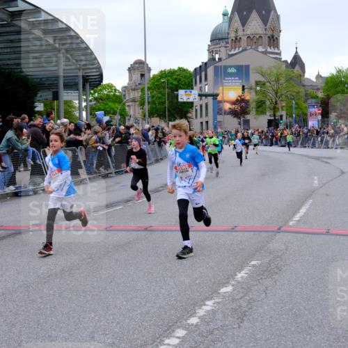 25.04.2026 - Das Zehntel Tim E. http://msf.ph/oto/9574671 25.04.2026 10:51:22 Ziel 5120, 5415, 5550, 5688, 6068, 6077, 6083, 6097, 6124, 6350, 6659, 6687, 6691, 6908, 6917, 6936, 6942, 6951, 7158, 7182, 7321, 7719, 7723, 7729, 7857, 7880, 7900, 7910, 7911, 7913, 7952, 7973, 7981, 8023, 8039 meine-sportfotos.de