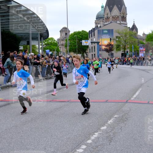 25.04.2026 - Das Zehntel Tim E. http://msf.ph/oto/9574672 25.04.2026 10:51:22 Ziel 5120, 5415, 5550, 5688, 6068, 6077, 6083, 6097, 6124, 6350, 6659, 6687, 6691, 6908, 6917, 6936, 6942, 6951, 7158, 7182, 7321, 7719, 7723, 7729, 7857, 7880, 7900, 7910, 7911, 7913, 7952, 7973, 7981, 8023, 8039 meine-sportfotos.de