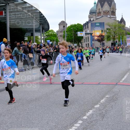 25.04.2026 - Das Zehntel Tim E. http://msf.ph/oto/9574674 25.04.2026 10:51:23 Ziel 5120, 5415, 5550, 5688, 6077, 6088, 6124, 6350, 6659, 6687, 6691, 6908, 6917, 6936, 6942, 6951, 7073, 7158, 7169, 7182, 7186, 7321, 7719, 7723, 7729, 7857, 7880, 7900, 7910, 7911, 7913, 7946, 7952, 7973, 7981, 8023, 8039 meine-sportfotos.de