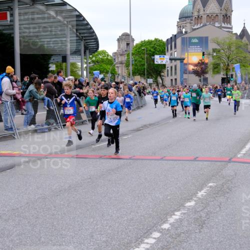 25.04.2026 - Das Zehntel Tim E. http://msf.ph/oto/9574690 25.04.2026 10:51:27 Ziel 5251, 5379, 5688, 5794, 5838, 6088, 6350, 6659, 6691, 6856, 6908, 6988, 7073, 7158, 7169, 7178, 7186, 7321, 7332, 7590, 7719, 7723, 7729, 7900, 7946, 7957, 7981, 8023, 8039 meine-sportfotos.de