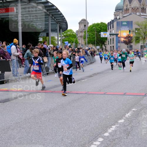 25.04.2026 - Das Zehntel Tim E. http://msf.ph/oto/9574692 25.04.2026 10:51:27 Ziel 5251, 5379, 5688, 5794, 5838, 6088, 6350, 6659, 6691, 6856, 6908, 6988, 7073, 7158, 7169, 7178, 7186, 7321, 7332, 7590, 7719, 7723, 7729, 7900, 7946, 7957, 7981, 8023, 8039 meine-sportfotos.de