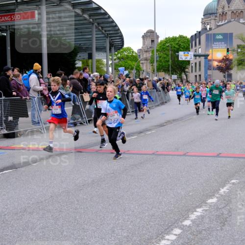 25.04.2026 - Das Zehntel Tim E. http://msf.ph/oto/9574693 25.04.2026 10:51:27 Ziel 5251, 5379, 5688, 5794, 5838, 6088, 6350, 6659, 6691, 6856, 6908, 6988, 7073, 7158, 7169, 7178, 7186, 7321, 7332, 7590, 7719, 7723, 7729, 7900, 7946, 7957, 7981, 8023, 8039 meine-sportfotos.de