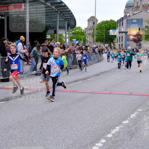 25.04.2026 - Das Zehntel Tim E. http://msf.ph/oto/9574695 25.04.2026 10:51:27 Ziel 5251, 5379, 5688, 5794, 5838, 6088, 6350, 6659, 6691, 6856, 6908, 6988, 7073, 7158, 7169, 7178, 7186, 7321, 7332, 7590, 7719, 7723, 7729, 7900, 7946, 7957, 7981, 8023, 8039 meine-sportfotos.de