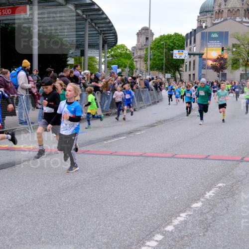 25.04.2026 - Das Zehntel Tim E. http://msf.ph/oto/9574696 25.04.2026 10:51:27 Ziel 5251, 5379, 5688, 5794, 5838, 6088, 6350, 6659, 6691, 6856, 6908, 6988, 7073, 7158, 7169, 7178, 7186, 7321, 7332, 7590, 7719, 7723, 7729, 7900, 7946, 7957, 7981, 8023, 8039 meine-sportfotos.de