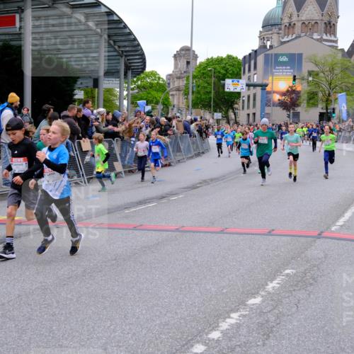 25.04.2026 - Das Zehntel Tim E. http://msf.ph/oto/9574697 25.04.2026 10:51:27 Ziel 5251, 5379, 5688, 5794, 5838, 6088, 6350, 6659, 6691, 6856, 6908, 6988, 7073, 7158, 7169, 7178, 7186, 7321, 7332, 7590, 7719, 7723, 7729, 7900, 7946, 7957, 7981, 8023, 8039 meine-sportfotos.de