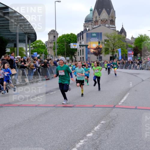 25.04.2026 - Das Zehntel Tim E. http://msf.ph/oto/9574706 25.04.2026 10:51:29 Ziel 5251, 5362, 5379, 5396, 5433, 5688, 5794, 5838, 6088, 6532, 6550, 6659, 6691, 6822, 6856, 6908, 6988, 7073, 7136, 7158, 7169, 7178, 7186, 7321, 7332, 7590, 7719, 7900, 7946, 7957, 7981, 8039 meine-sportfotos.de