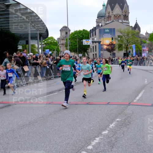 25.04.2026 - Das Zehntel Tim E. http://msf.ph/oto/9574708 25.04.2026 10:51:29 Ziel 5251, 5362, 5379, 5396, 5433, 5688, 5794, 5838, 6088, 6532, 6550, 6659, 6691, 6822, 6856, 6908, 6988, 7073, 7136, 7158, 7169, 7178, 7186, 7321, 7332, 7590, 7719, 7900, 7946, 7957, 7981, 8039 meine-sportfotos.de