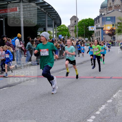 25.04.2026 - Das Zehntel Tim E. http://msf.ph/oto/9574713 25.04.2026 10:51:29 Ziel 5251, 5362, 5379, 5396, 5433, 5688, 5794, 5838, 6088, 6532, 6550, 6659, 6691, 6822, 6856, 6908, 6988, 7073, 7136, 7158, 7169, 7178, 7186, 7321, 7332, 7590, 7719, 7900, 7946, 7957, 7981, 8039 meine-sportfotos.de