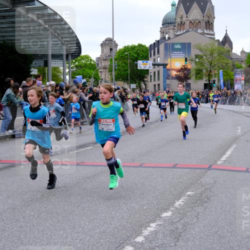 25.04.2026 - Das Zehntel Tim E. http://msf.ph/oto/9574724 25.04.2026 10:51:31 Ziel 5251, 5362, 5379, 5396, 5433, 5492, 5575, 5688, 5794, 5838, 6088, 6532, 6550, 6659, 6691, 6822, 6856, 6908, 6988, 7073, 7100, 7126, 7136, 7158, 7169, 7178, 7186, 7254, 7332, 7590, 7719, 7900, 7946, 7957, 7981 meine-sportfotos.de