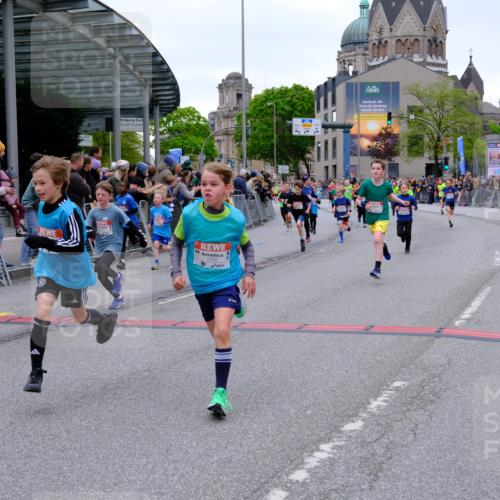 25.04.2026 - Das Zehntel Tim E. http://msf.ph/oto/9574725 25.04.2026 10:51:31 Ziel 5251, 5362, 5379, 5396, 5433, 5492, 5575, 5688, 5794, 5838, 6088, 6532, 6550, 6659, 6691, 6822, 6856, 6908, 6988, 7073, 7100, 7126, 7136, 7158, 7169, 7178, 7186, 7254, 7332, 7590, 7719, 7900, 7946, 7957, 7981 meine-sportfotos.de