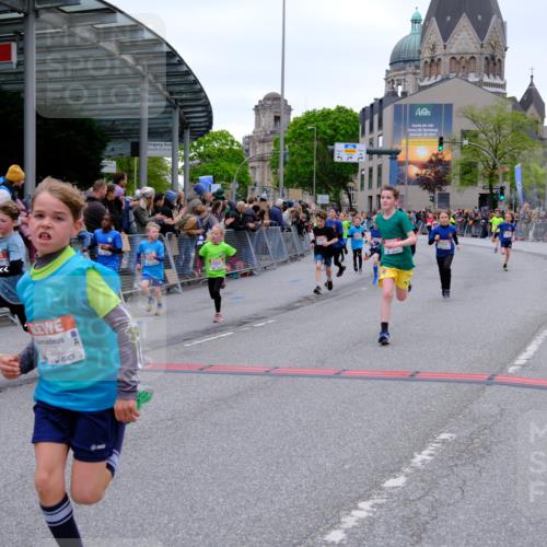 25.04.2026 - Das Zehntel Tim E. http://msf.ph/oto/9574729 25.04.2026 10:51:31 Ziel 5251, 5362, 5379, 5396, 5433, 5492, 5575, 5688, 5794, 5838, 6088, 6532, 6550, 6659, 6691, 6822, 6856, 6908, 6988, 7073, 7100, 7126, 7136, 7158, 7169, 7178, 7186, 7254, 7332, 7590, 7719, 7900, 7946, 7957, 7981 meine-sportfotos.de
