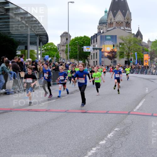 25.04.2026 - Das Zehntel Tim E. http://msf.ph/oto/9574742 25.04.2026 10:51:33 Ziel 5251, 5362, 5379, 5396, 5433, 5492, 5575, 5794, 5838, 6088, 6136, 6139, 6532, 6550, 6659, 6691, 6822, 6856, 6988, 7073, 7100, 7126, 7136, 7150, 7169, 7178, 7186, 7246, 7254, 7332, 7590, 7719, 7909, 7946, 7957, 7981 meine-sportfotos.de