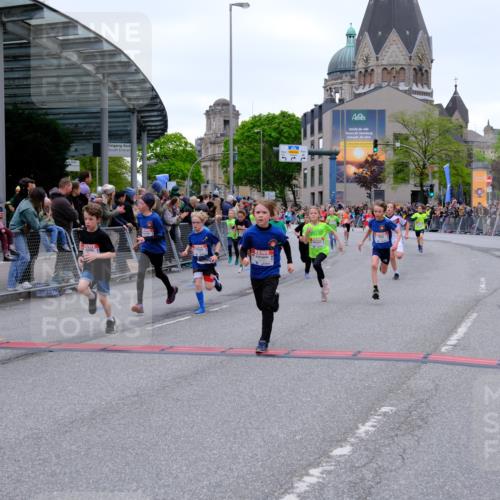 25.04.2026 - Das Zehntel Tim E. http://msf.ph/oto/9574743 25.04.2026 10:51:33 Ziel 5251, 5362, 5379, 5396, 5433, 5492, 5575, 5794, 5838, 6088, 6136, 6139, 6532, 6550, 6659, 6691, 6822, 6856, 6988, 7073, 7100, 7126, 7136, 7150, 7169, 7178, 7186, 7246, 7254, 7332, 7590, 7719, 7909, 7946, 7957, 7981 meine-sportfotos.de