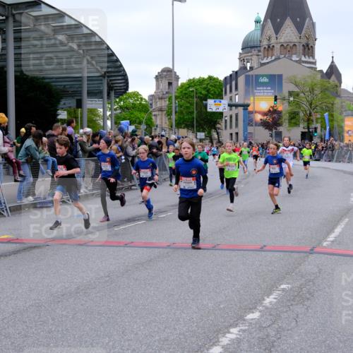 25.04.2026 - Das Zehntel Tim E. http://msf.ph/oto/9574744 25.04.2026 10:51:33 Ziel 5251, 5362, 5379, 5396, 5433, 5492, 5575, 5794, 5838, 6088, 6136, 6139, 6532, 6550, 6659, 6691, 6822, 6856, 6988, 7073, 7100, 7126, 7136, 7150, 7169, 7178, 7186, 7246, 7254, 7332, 7590, 7719, 7909, 7946, 7957, 7981 meine-sportfotos.de
